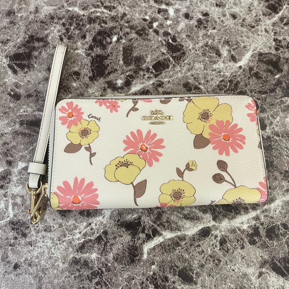 Coach Chalk Multi wallet